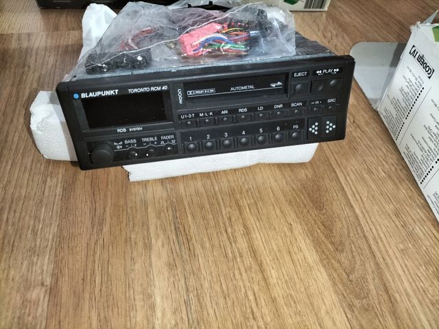 Radio Blaupunkt Toronto RCM 40 y amplificadores