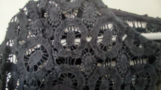 Blusa negra mujer con calados
