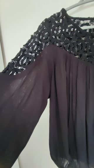Blusa negra mujer con calados