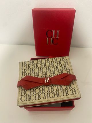 Cartera Carolina Herrera CH Beige y Roja