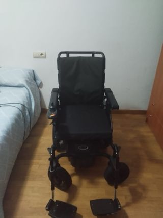 SILLA DE RUEDAS ELÉCTRICA QUICKIE Q200R