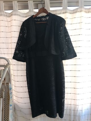 Vestido negro con chaqueta encaje