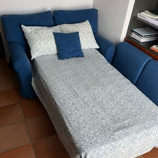 Sofá cama dos plazas azul