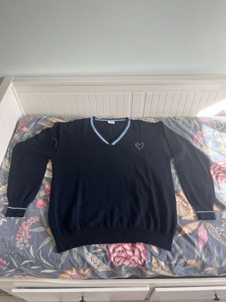 Jersey Negro con Corazón Azul
