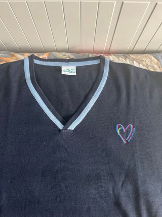 Jersey Negro con Corazón Azul