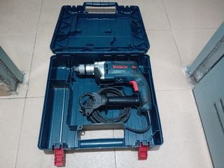 Taladro Bosch Profesional con maletín