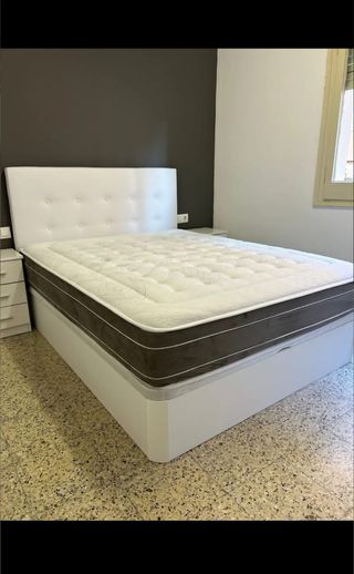 Canapé de madera y tela