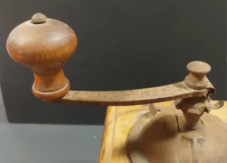 Macinino Caffè Vintage "Tre Spade"