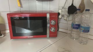 Microondas Rojo Schneider

vale 180€ nuevo