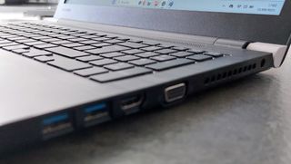 Portátil Toshiba i5 8GB RAM 240GB SSD