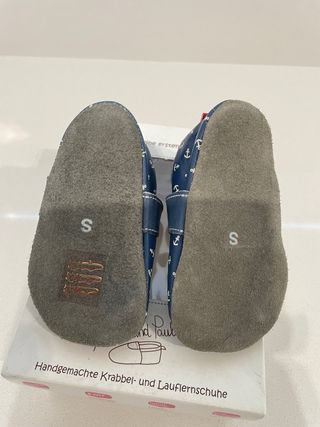 Sapatos de bebé com âncoras