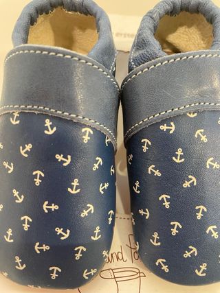 Sapatos de bebé com âncoras