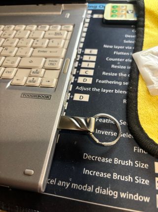 Pacchetto scheda SD, USB e auricolari Bluetooth