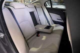 Jaguar XE   2.0 AJ200D Diesel RWD 180cv Pure 