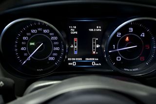 Jaguar XE   2.0 AJ200D Diesel RWD 180cv Pure 