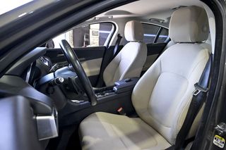 Jaguar XE   2.0 AJ200D Diesel RWD 180cv Pure 