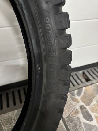 Neumático delantero Continental TKC80