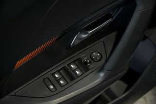 Peugeot 2008   Active BlueHDI 81kW 110CV 