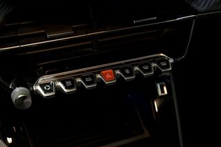 Peugeot 2008   Active BlueHDI 81kW 110CV 