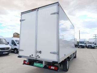 Ford Transit 2.0 chasis caja cerrada con trampilla