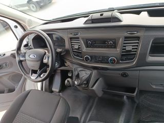 Ford Transit 2.0 chasis caja cerrada con trampilla