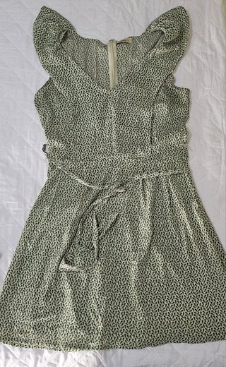 Vestido corto estampado de plumas