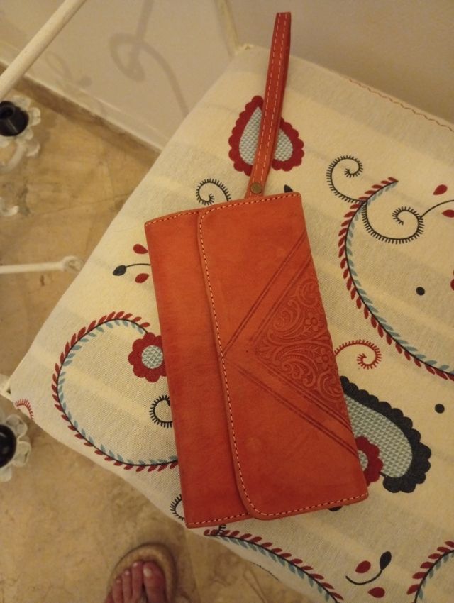 Cartera de cuero naranja