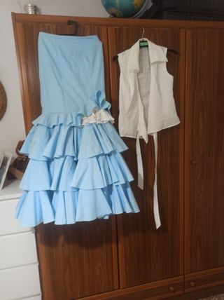 Falda y blusa rociera azul y blanca