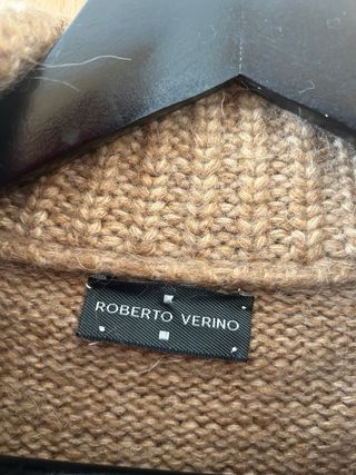 Jersey de punto camel cuello alto