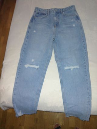 Pantalón vaquero Zara azul desgastado