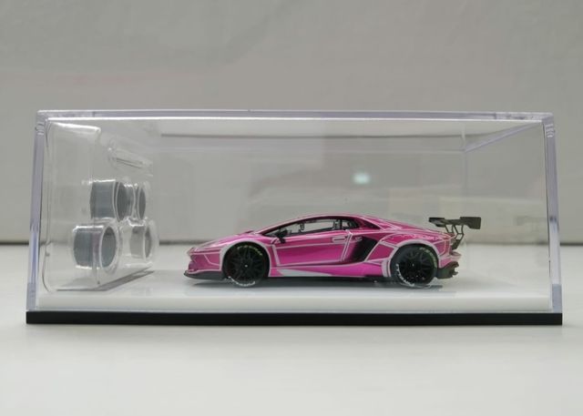 Lamborghini Aventador 1/64