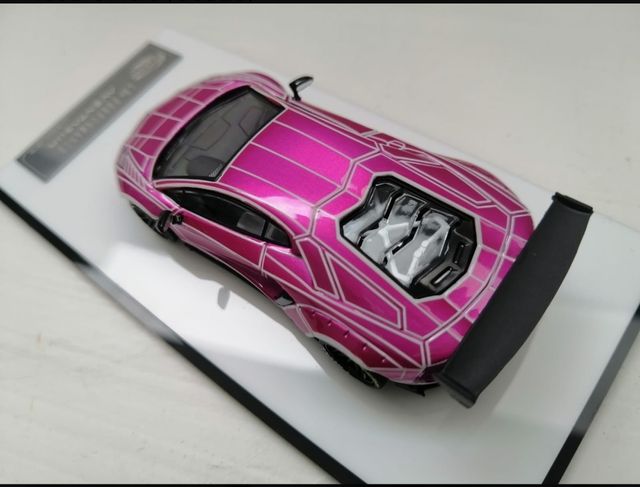 Lamborghini Aventador 1/64