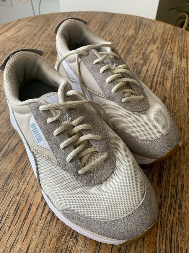 Zapatillas Puma Beige y Gris