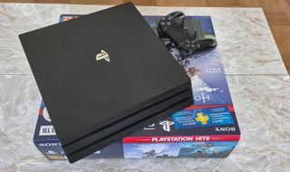PS4 Pro Negra + Mando