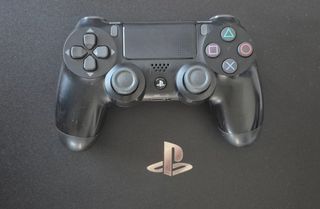 PS4 Pro Negra + Mando