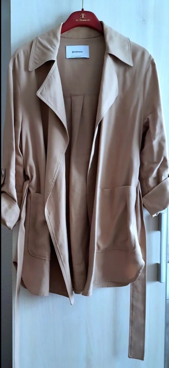 Trench coat regolabile