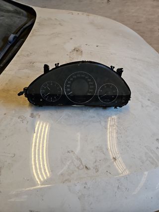 Cuadro instrumentos Mercedes W211