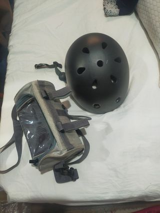Casco y bolso para patinete