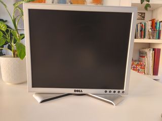 Monitor Dell 17 Plata