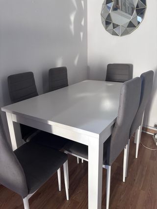 Mesa de comedor extensible blanca

84/120x74 cm
