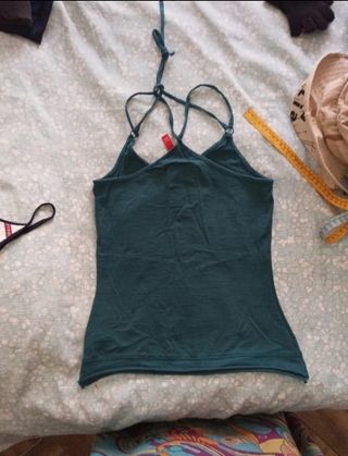 Top verde tirantes cruzados