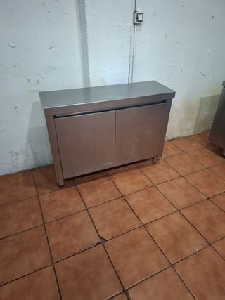 Mueble de acero inoxidable