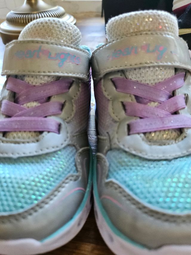 Sneakers da ragazza Skechers taglia 24.