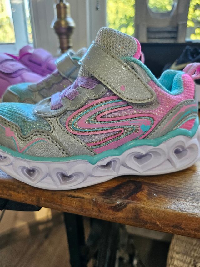 Sneakers da ragazza Skechers taglia 24.