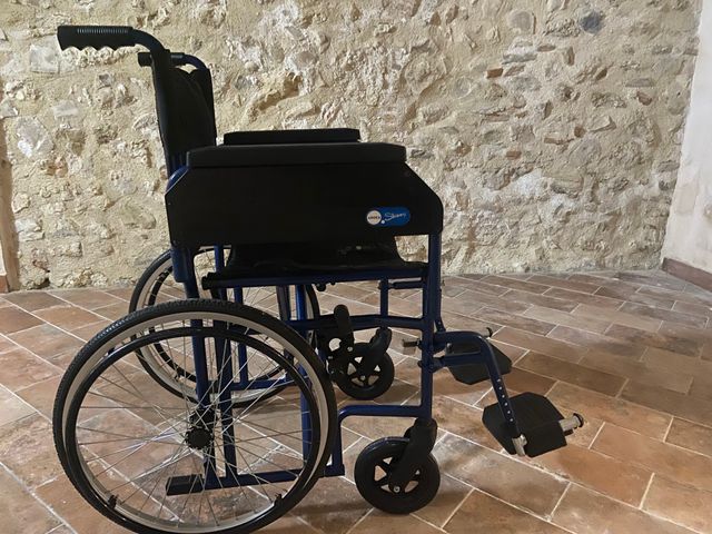 Sedia a rotelle Ardea Skinny.