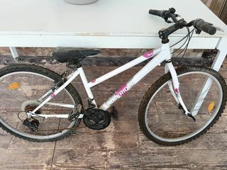 Bicicleta Rockrider blanca