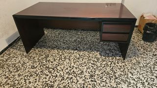 Mesa de despacho de dirección