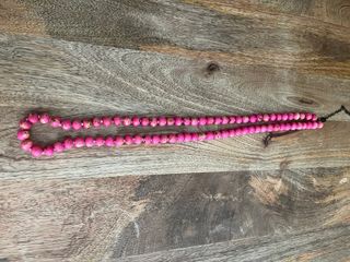 Collar de piedras naturales en tonos rosa