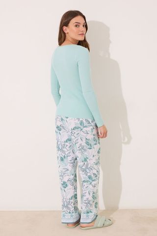 Pijama Women'secret verde con etiqueta