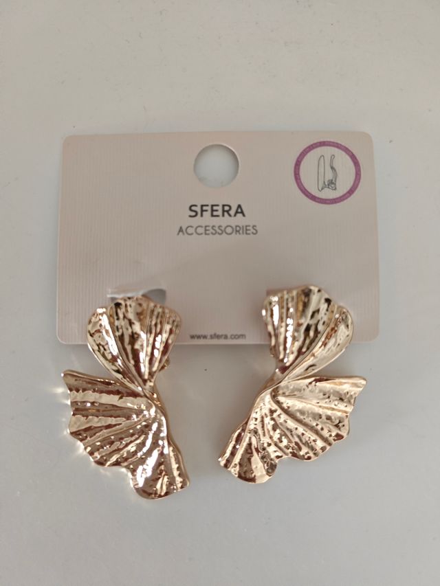 Pendientes dorados Sfera